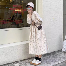 批发日系碎花<b class='q'>连衣裙</b>女宽松2024春季新款学生长袖法式裙子田园风大摆裙