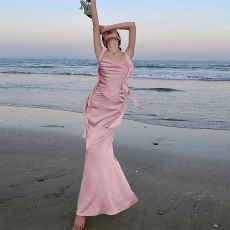 批发方圆同款粉色露背飘带<b class='q'>礼服</b>新娘姐妹团<b class='q'>伴娘</b>服晨袍敬酒服吊带连衣裙