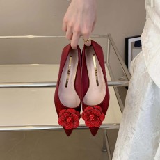 批发<b class='q'>新娘</b>鞋婚鞋秀禾婚纱法式酒红色尖头2023新款浅口高跟单鞋女