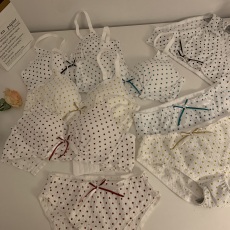 批发实拍实价 性感法式内衣小胸聚拢防下垂纯欲少女风<b class='q'>文胸</b>胸罩<b class='q'>套装</b>