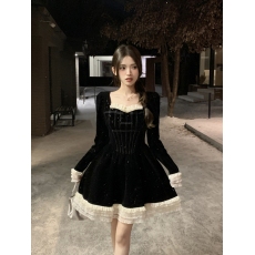 批发圣诞战袍大码女装浆果甜心复古<b class='q'>甜美</b>丝绒蕾丝拼接减龄短款连衣裙