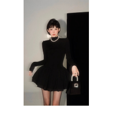 批发富家千金小黑裙公主<b class='q'>连衣裙</b>女春秋气质高级感大衣内搭针织蓬蓬裙子