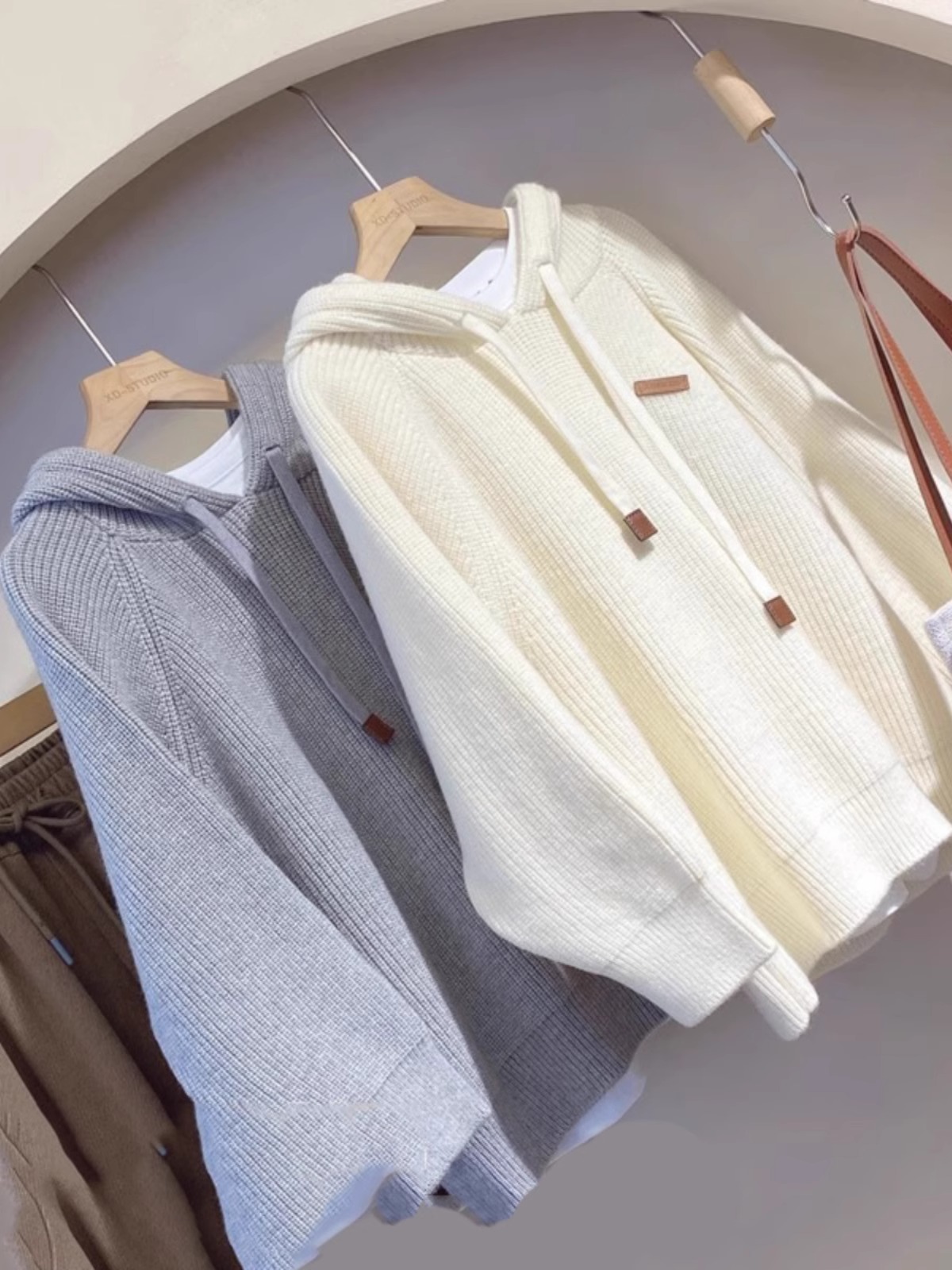 Fat mm plus size 300 pounds women's hooded sweater autumn and winter 2023 new style fashionable knitted versatile tops