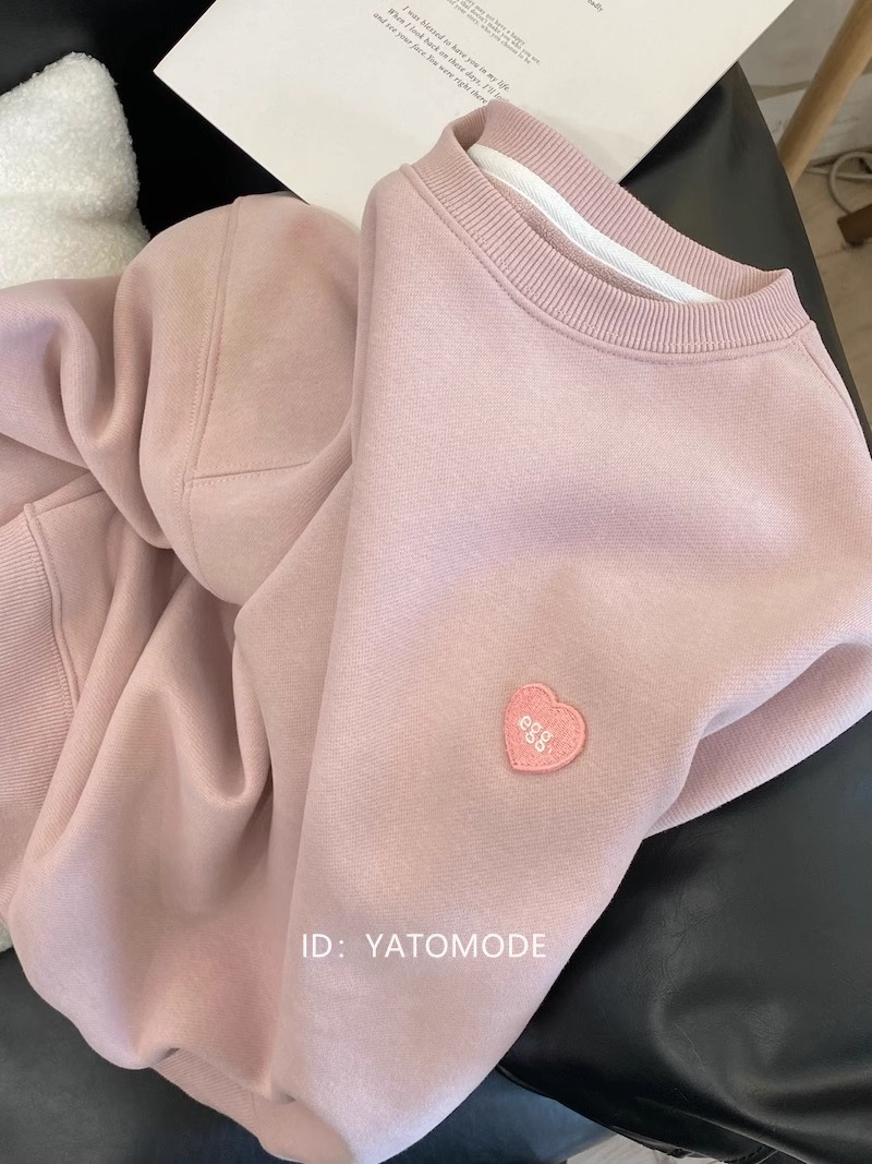 Korean egg autumn and winter new round neck loose love embroidered pullover plus velvet thickened casual sweatshirt for women