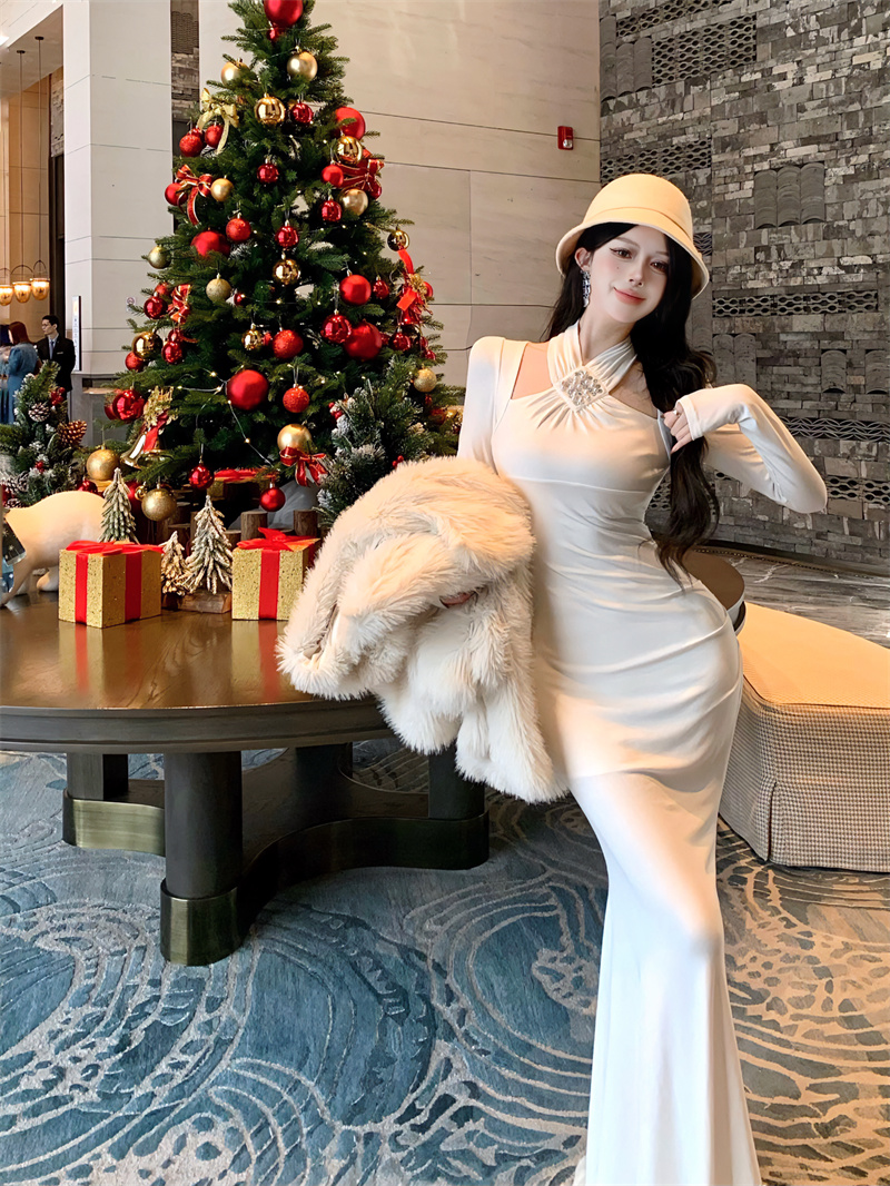 實拍  白富美掛脖連衣裙秋冬款女超好看風情萬種的裙子