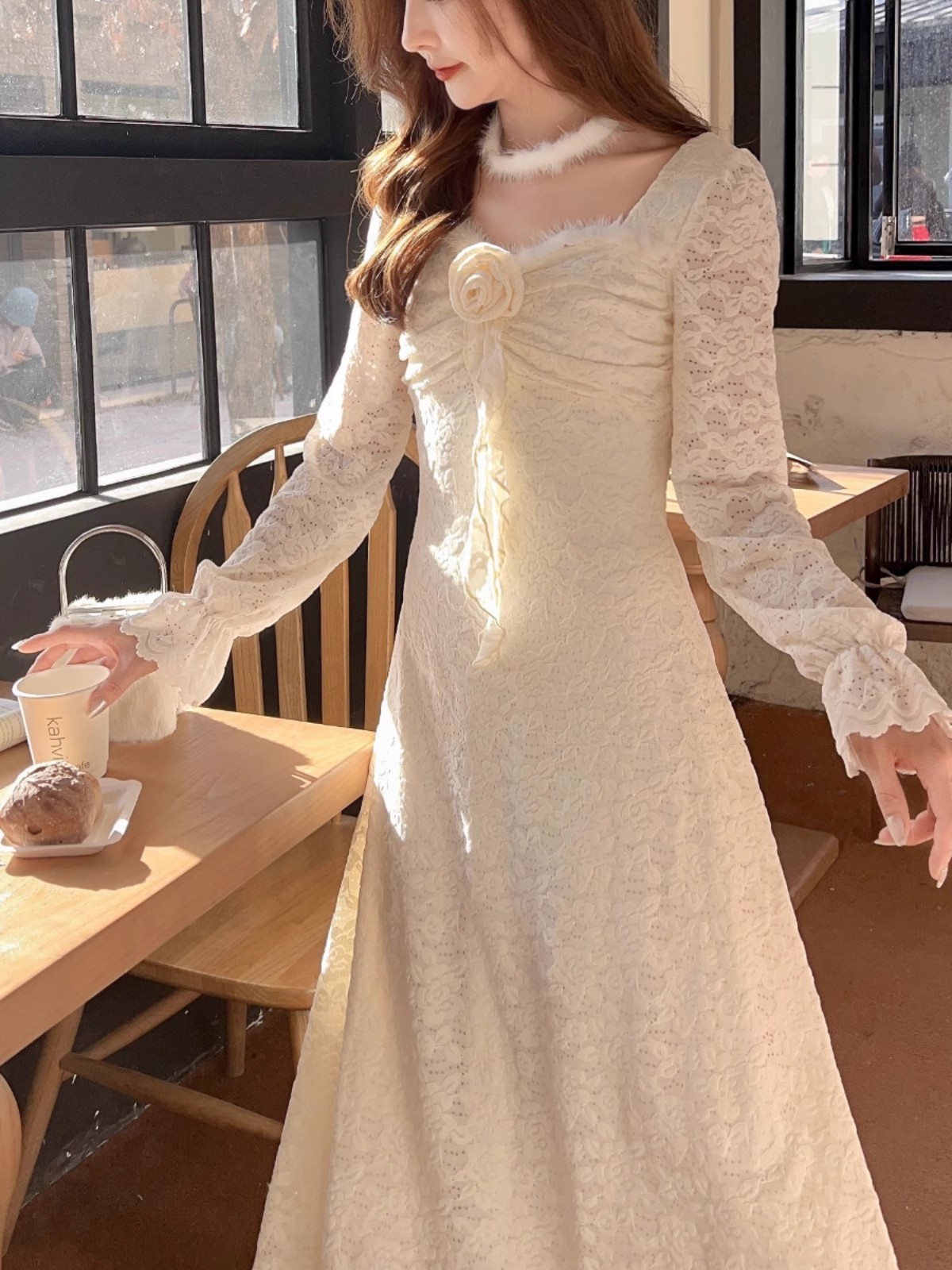 Zhang Xinzi's French socialite's elegant lace dress, fairy skirt, autumn and winter new inner skirt