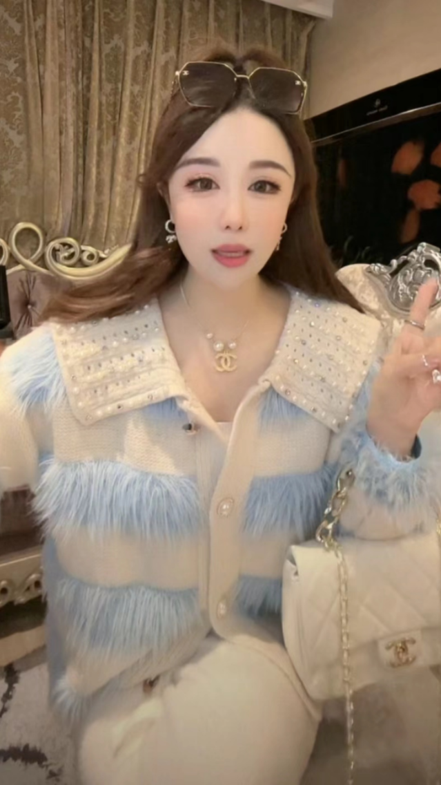 Light luxury and high-end heavy-duty beaded doll collar mink fur splicing sweater jacket for women contrasting color knitted cardigan top