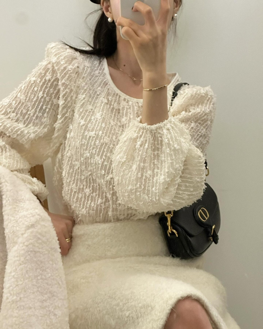 韓國chic冬日新款氣質溫柔圓領長袖蕾絲衫女氣質打底上衣