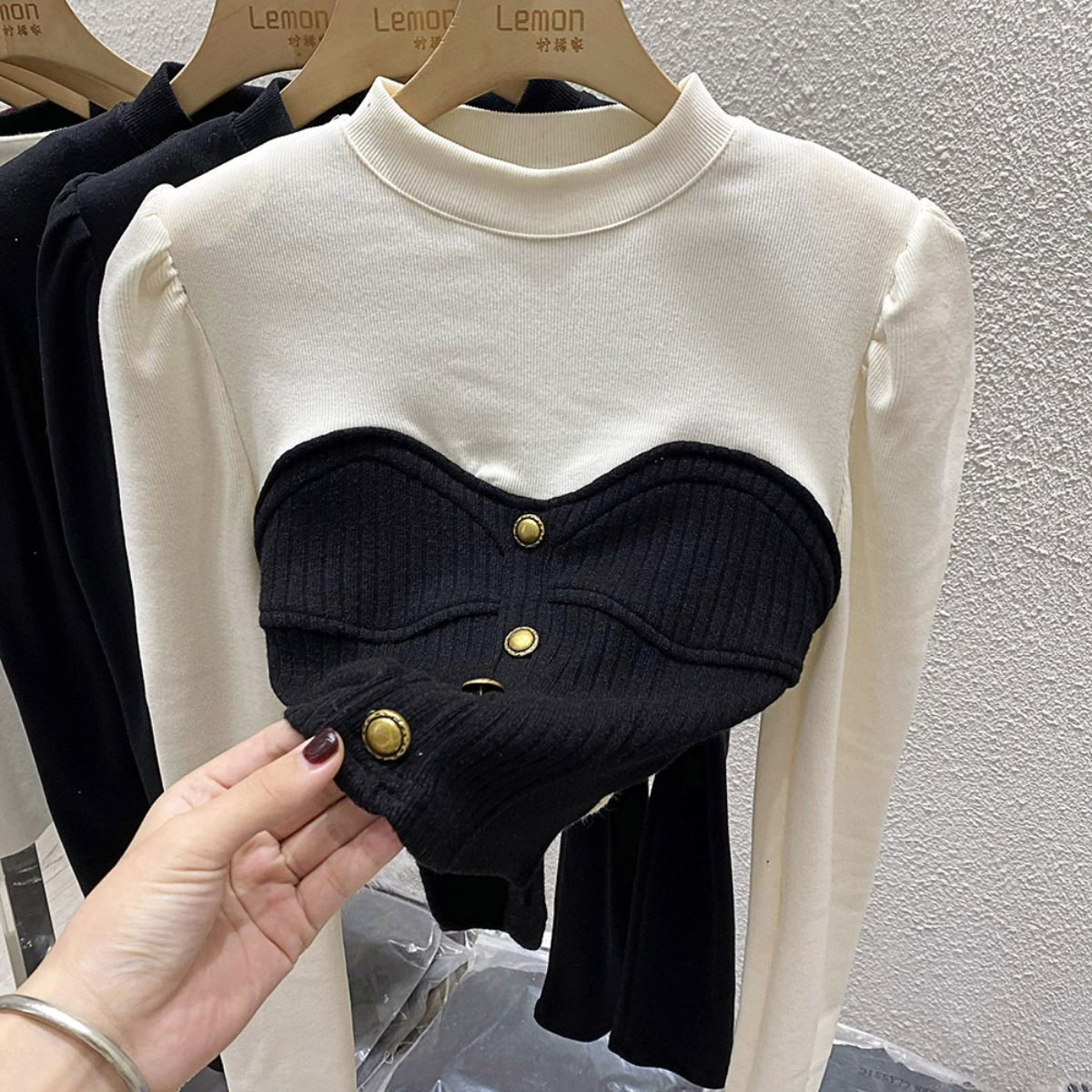 Fat mm plus size women's winter new Korean style puff sleeves contrasting color single-breasted design bottoming shirt