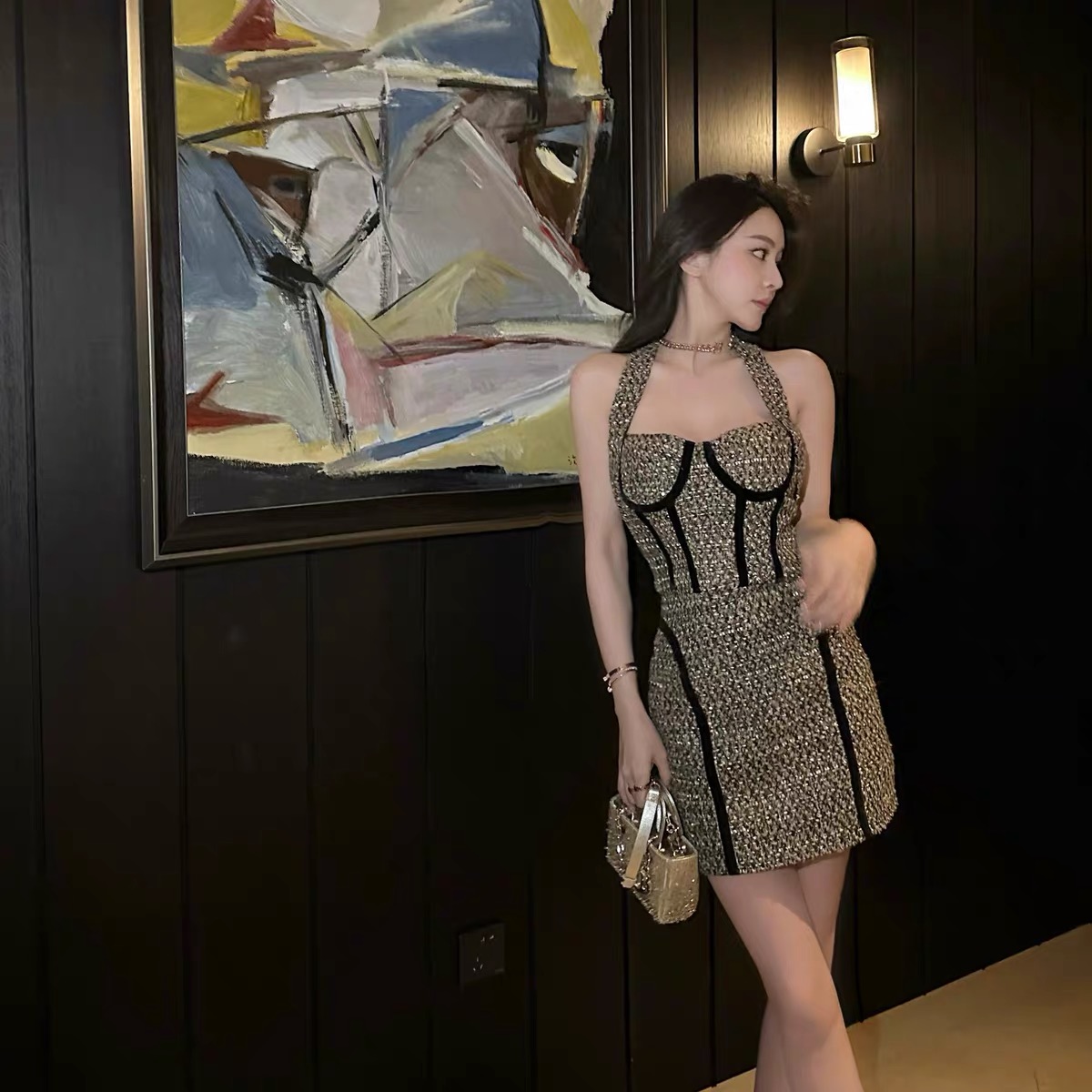 Helen /紅毯之夜/氣質小香風掛脖上衣金線混紡包臀裙性感辣妹套裝