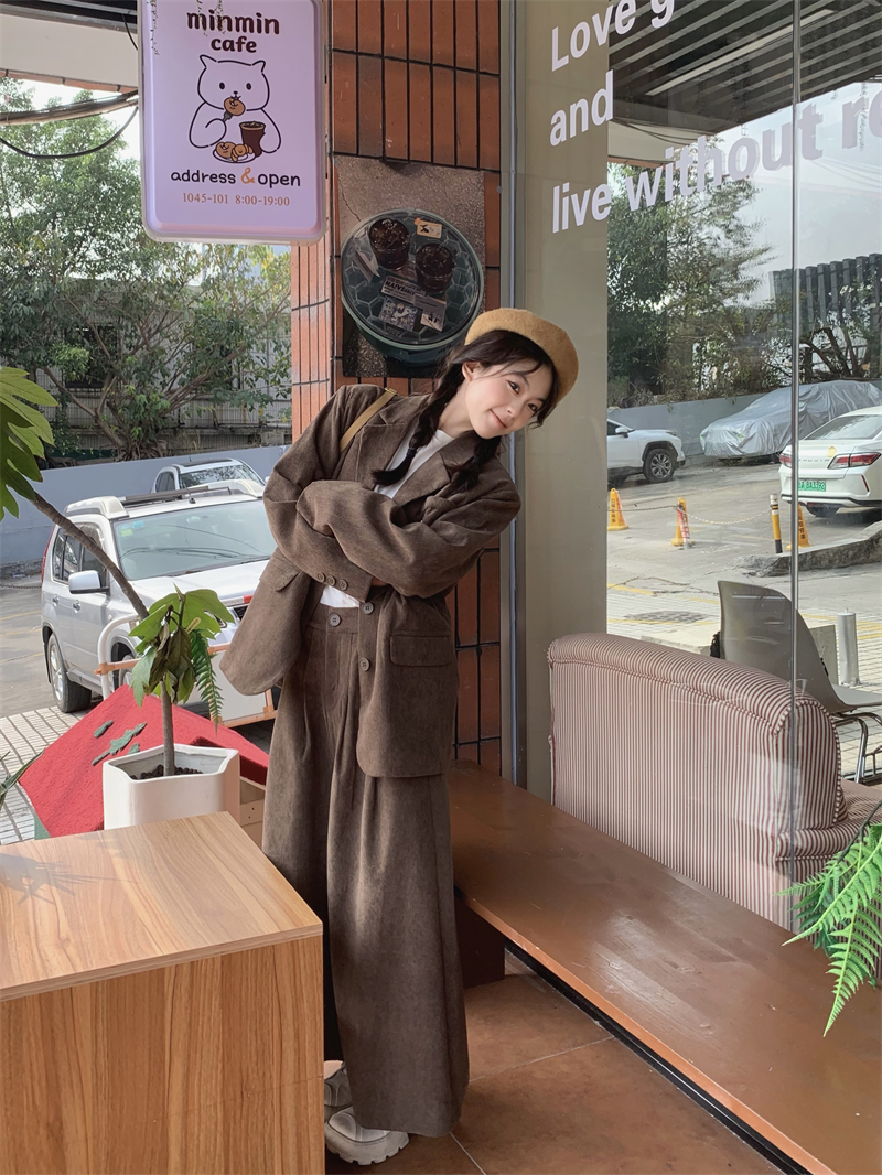 Real shot Korean ins niche Maillard brown corduroy suit + skirt suit