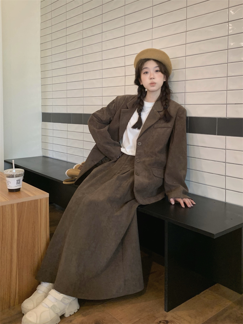 Real shot Korean ins niche Maillard brown corduroy suit + skirt suit