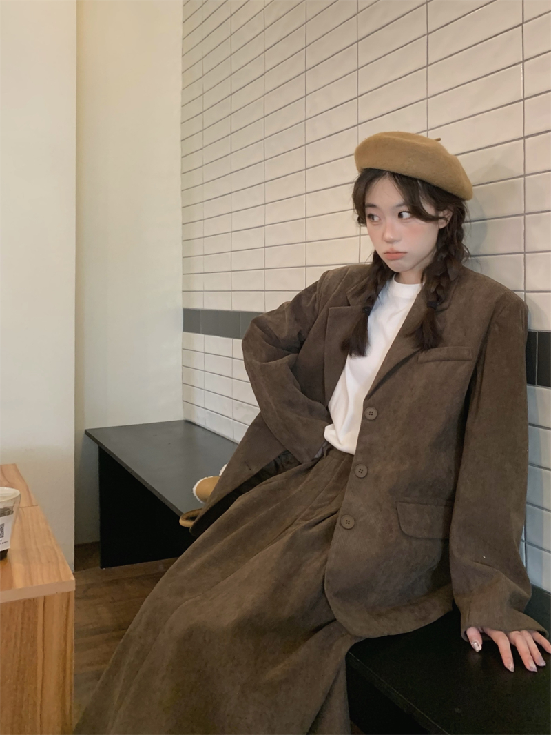 Real shot Korean ins niche Maillard brown corduroy suit + skirt suit