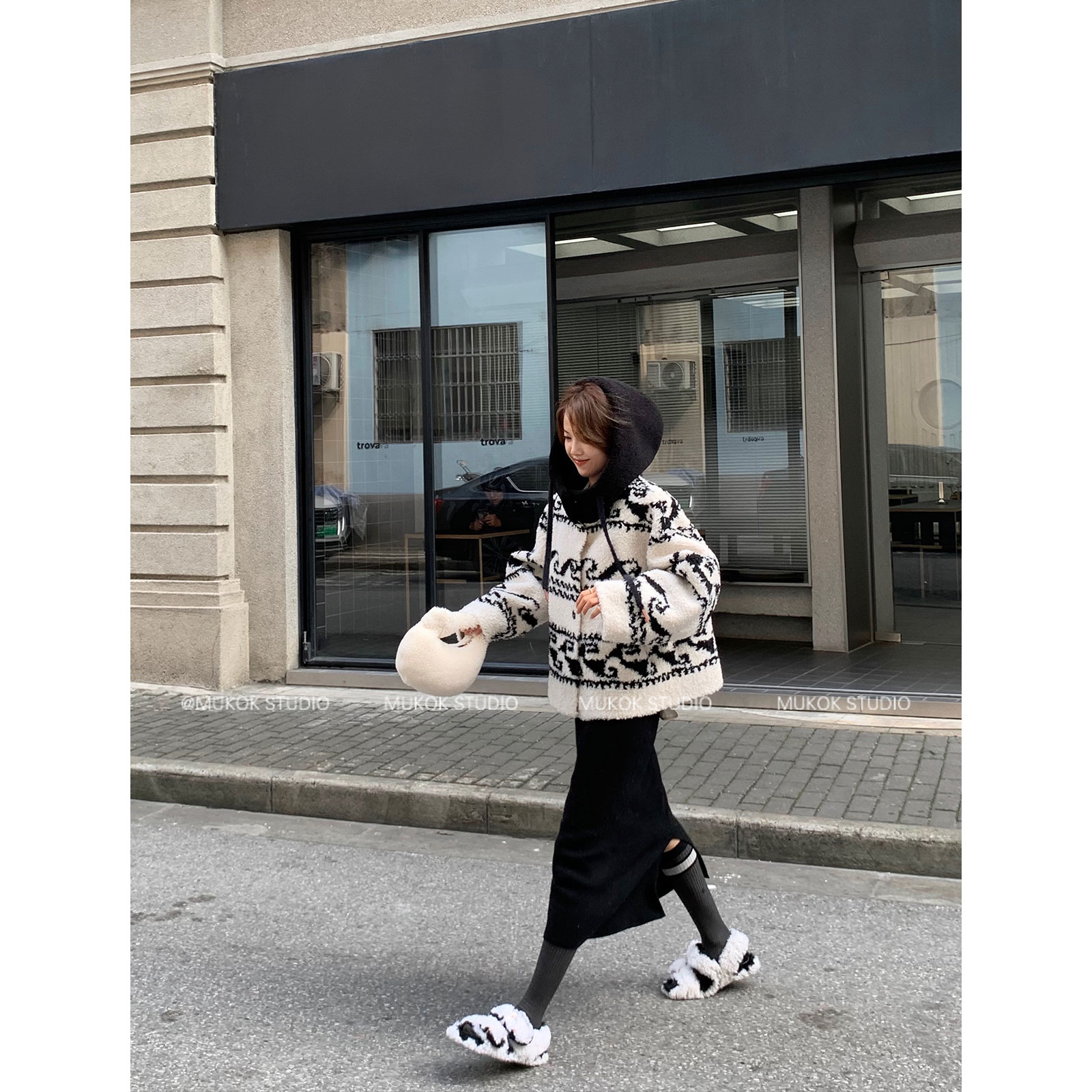 MUKOK Seoul is entering winter~Small lamb wool short coat women's high-end plush thickened warm hooded top