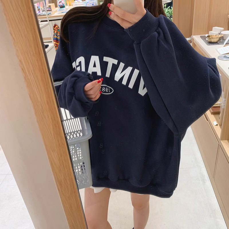 Official picture of retro American oversize sweatshirt for women in autumn with velvet  new style lazy design niche trend