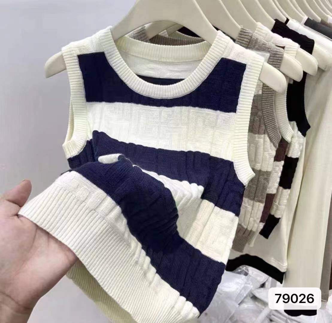 New Korean style small fresh round neck contrast striped knitted vest