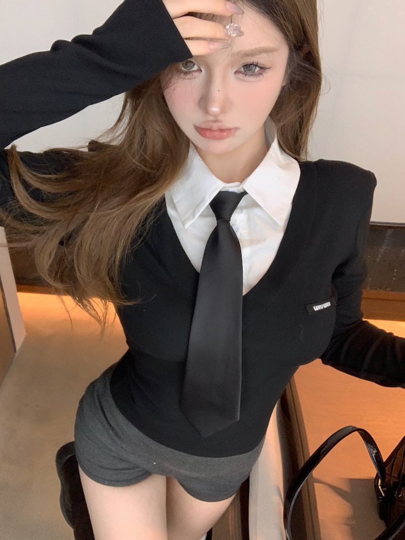 Actual shot Korean version slimming fake two-piece sweet and spicy long-sleeved bottoming shirt versatile student tie top