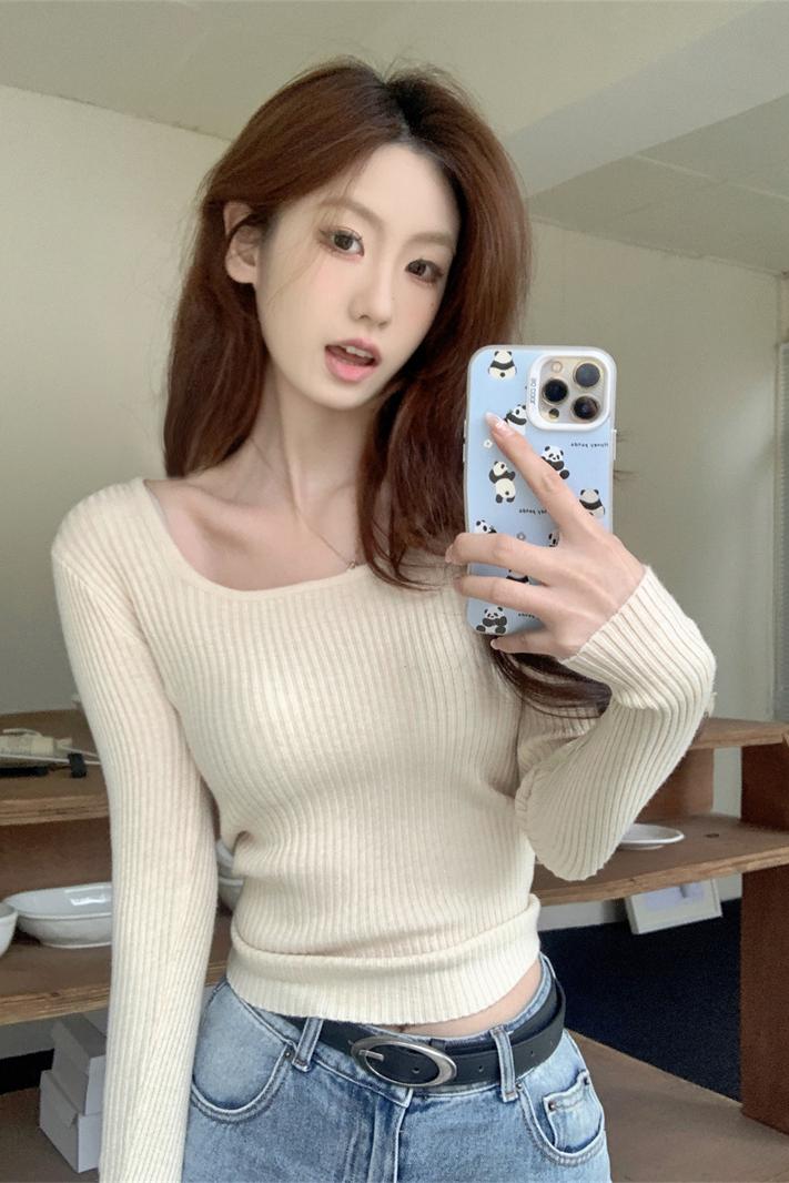 Real shot of square neck slim fit long-sleeved bottoming sweater top European black sweater for women