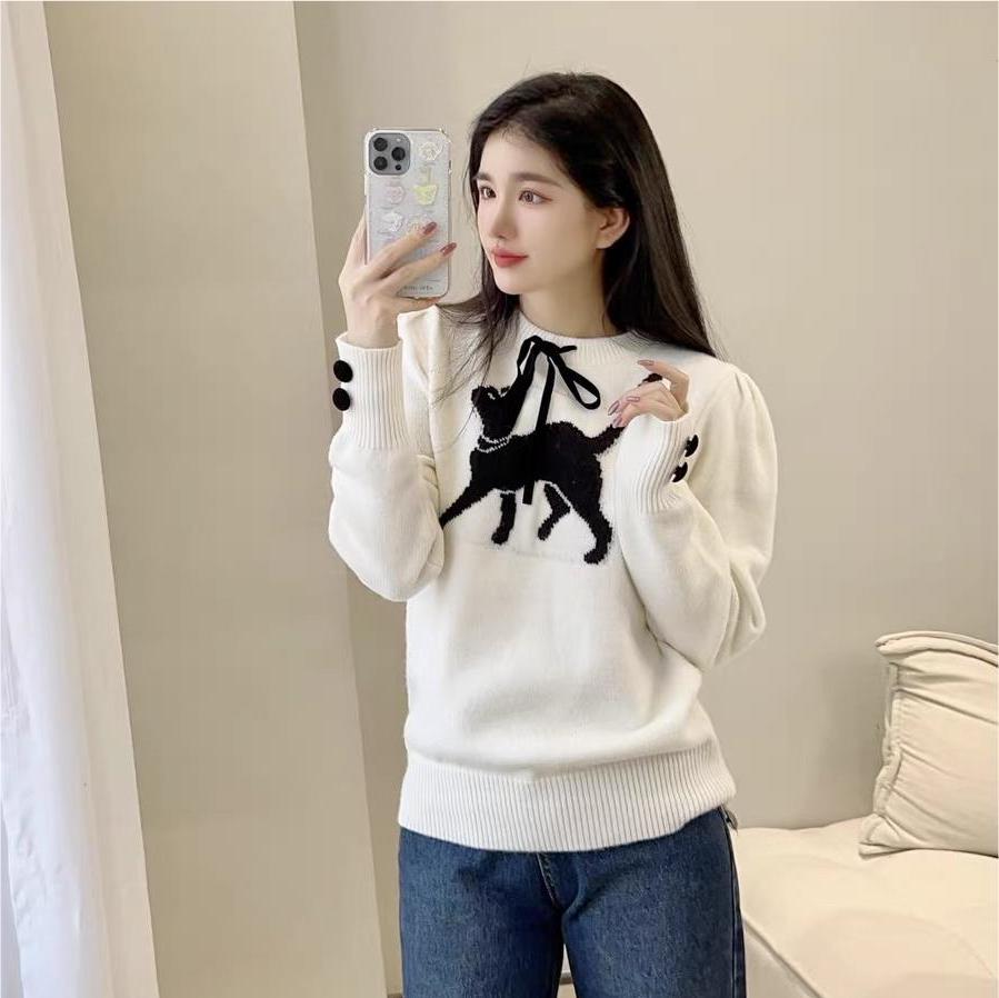 2024 Early Autumn New Retro Kitten Strap Niche Design Loose Soft Waxy Sweater Women's Lazy Style Knitted Sweater