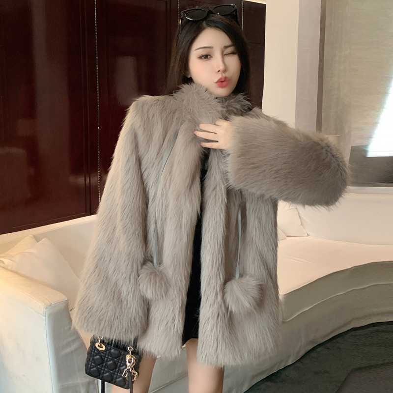 Real shot of Xiaohuajia Elf Snowball 2023 Winter Fox Fur Home Fur Coat New Young Fur Coat
