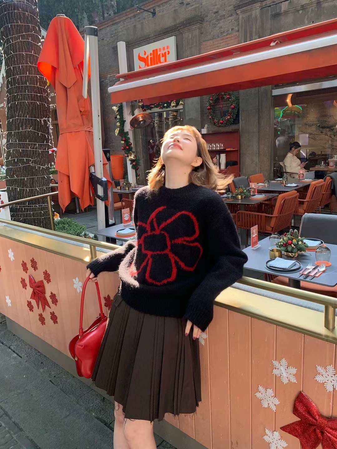 Realzz Yining Zhangzhang Milk Black Soft Floral Warm Double Layer Contrast Color Alpaca Wool Jacquard Sweater
