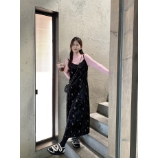 批发实价实拍  丝绒刺绣无袖<b class='q'>连衣裙</b>长裙+甜美针织打底衫套装两件套