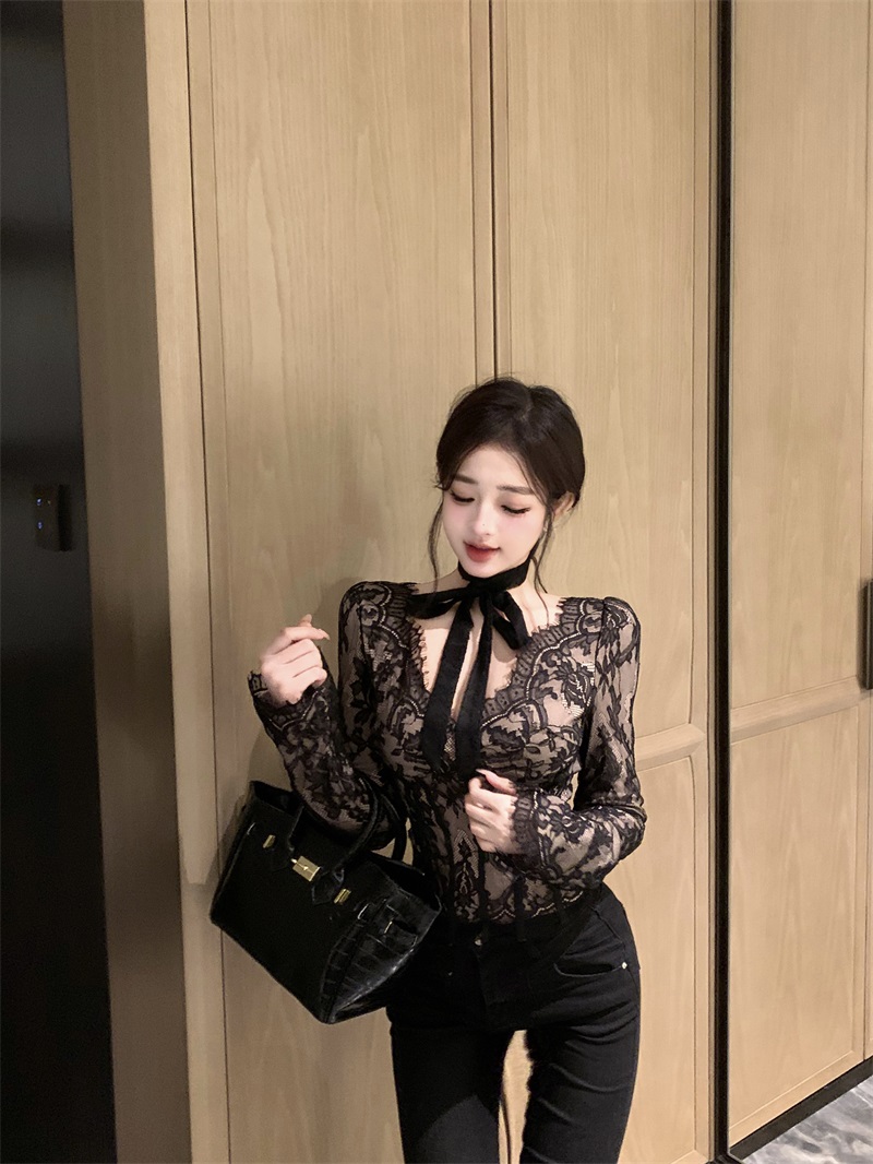 實拍 暗夜女爵設計氣質姐姐蕾絲上衣千金感百搭秋冬V領內搭