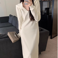批发法式黑色连帽长袖卫衣<b class='q'>连衣裙</b>子秋2026女装针织垂感长裙秋冬