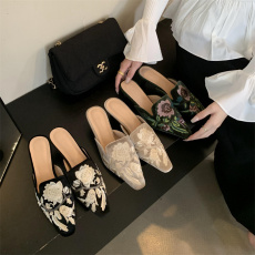 批发2024年绣花复古细跟小方头  长期加码 35-40码