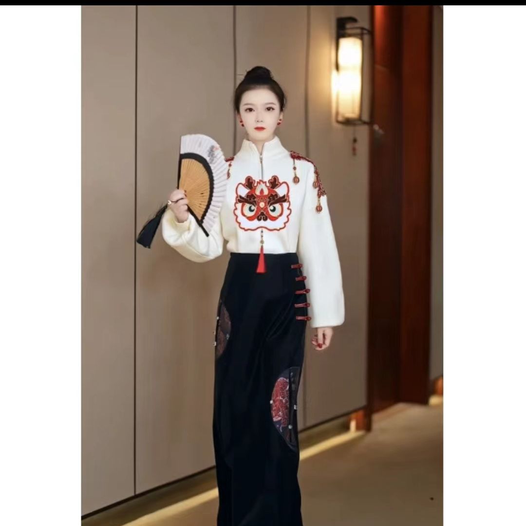 2024中國風新款新中式刺繡雄獅小香秋冬針織毛衣女新年戰袍