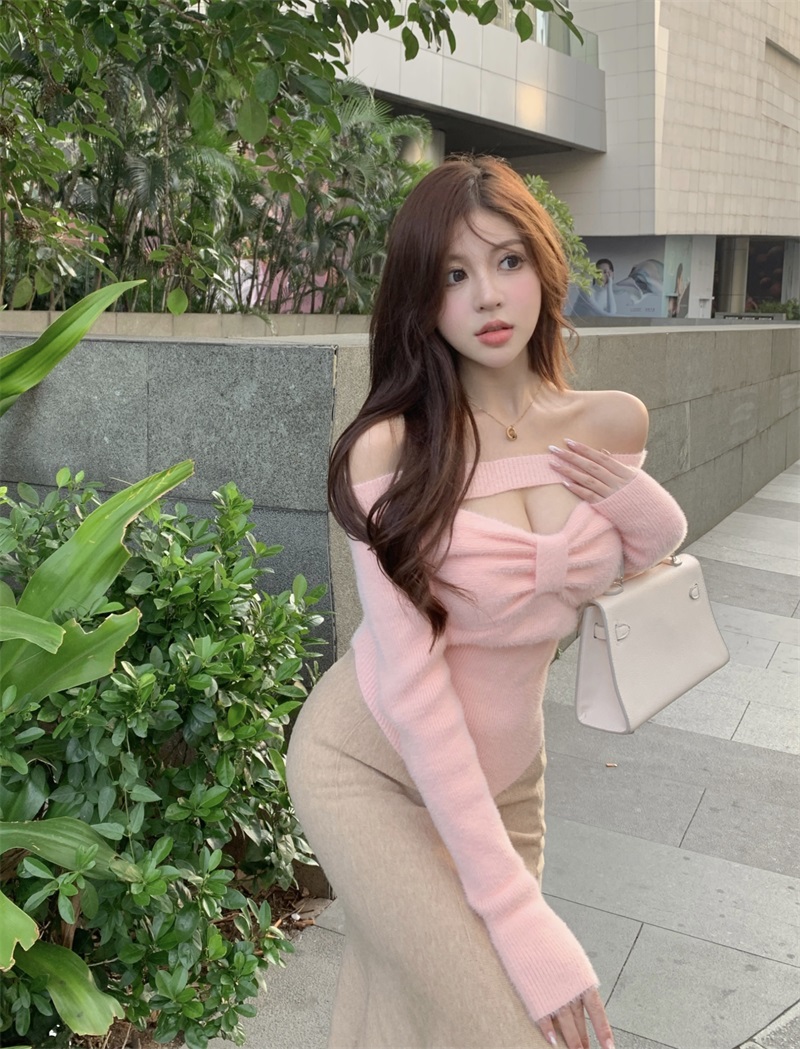 Actual shot of Pure Desire imitation mink velvet soft and waxy sweater with a niche design and a western style knitted sweater top for women
