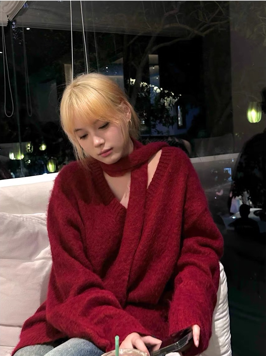 韓版穿搭溫柔氣質V領針織衫外搭圍巾女秋冬季氛圍感寬鬆軟糯毛衣