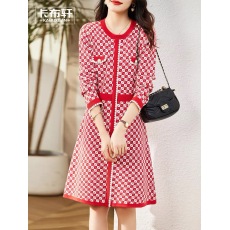 批发已出货 圣诞针织<b class='q'>连衣裙</b>新款女收腰显瘦气质内搭御姐轻熟风红裙子