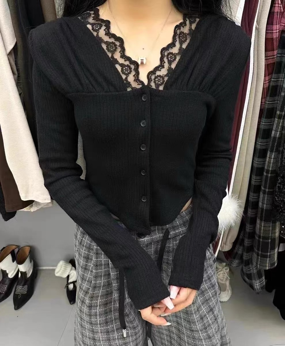 黑色v領上衣蕾絲針織衫女秋冬顯瘦設計感小眾打底衫高級感毛衣潮