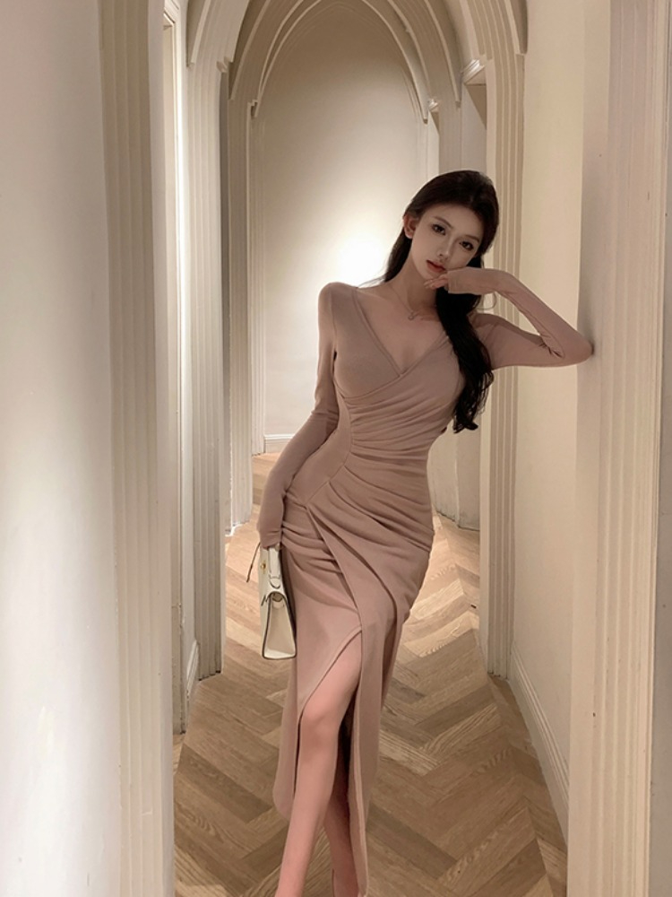 白色v領長袖連衣裙女秋季法式性感收腰開叉包臀裙子氣質內搭長裙