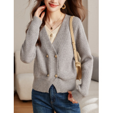 批发假两件叠穿V领<b class='q'>短款</b>套头毛衣女设计感小众2026年春季软糯针织上衣