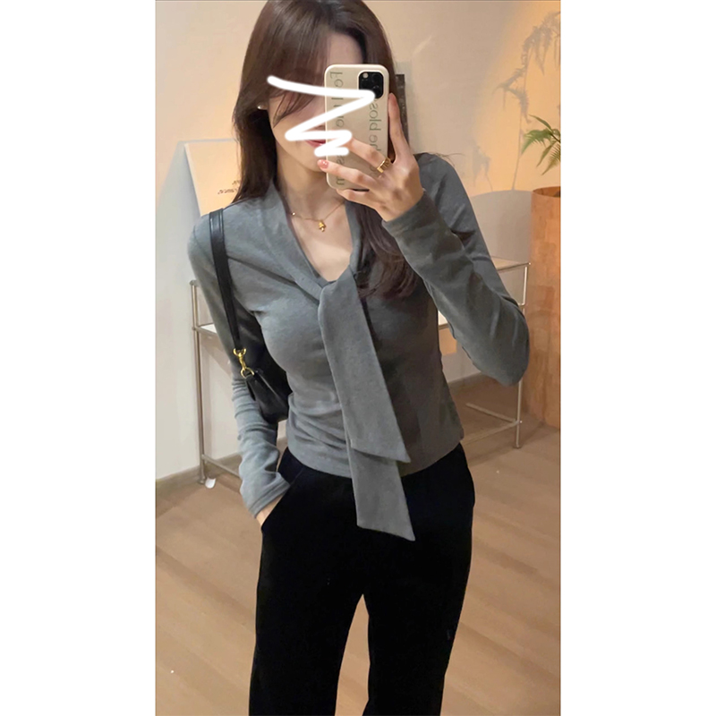 High-end strappy long-sleeved T-shirt for women, bottoming shirt for autumn and winter, new design, niche slim-fitting top