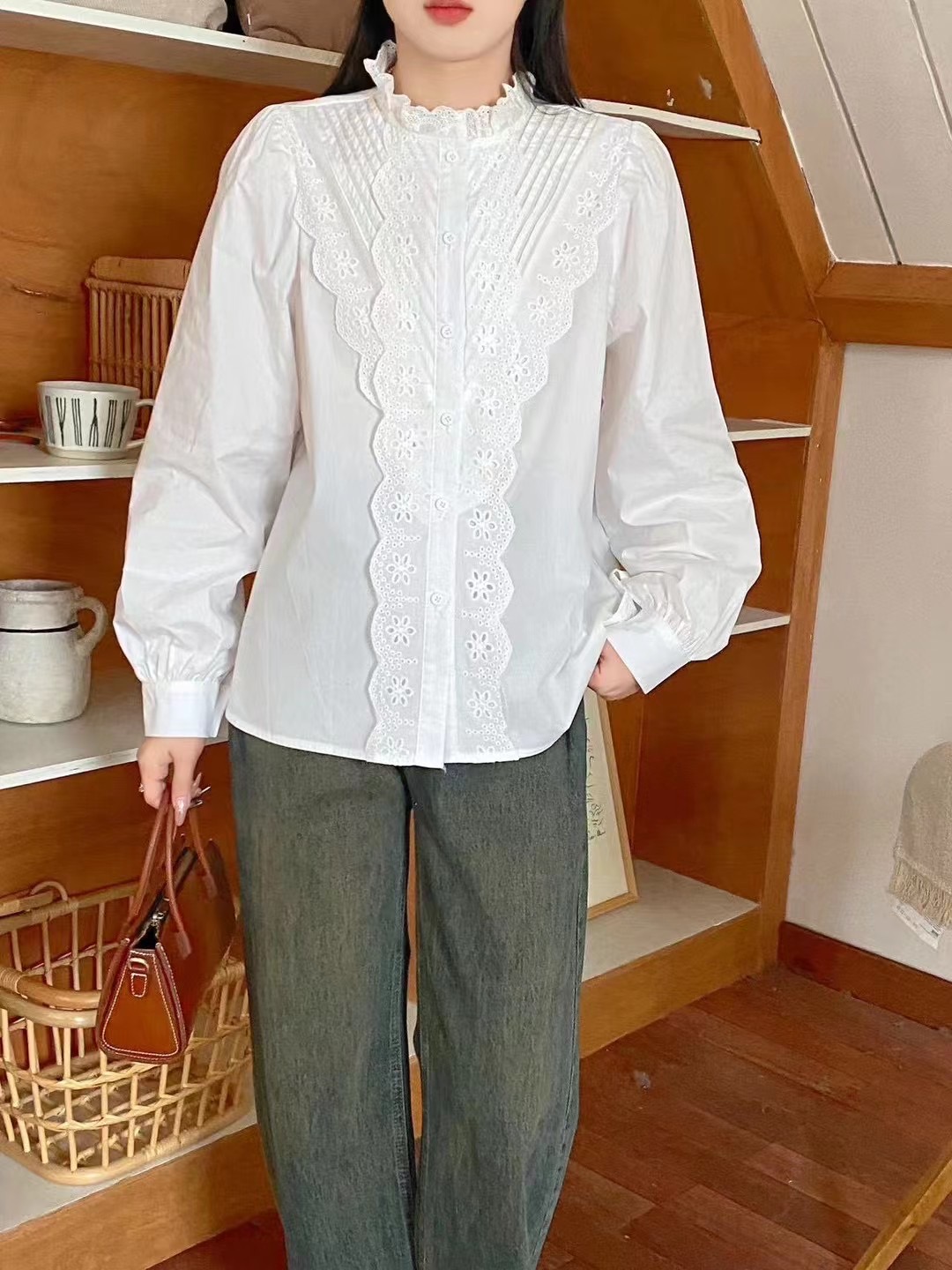 法式壓褶小眾設計感白色襯衫女春秋復古宮廷風立領木耳花邊領襯衣
