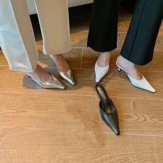 批发欧洲站 港风街拍 2024韩国网红 大方底尖头小猫跟半拖穆勒拖鞋