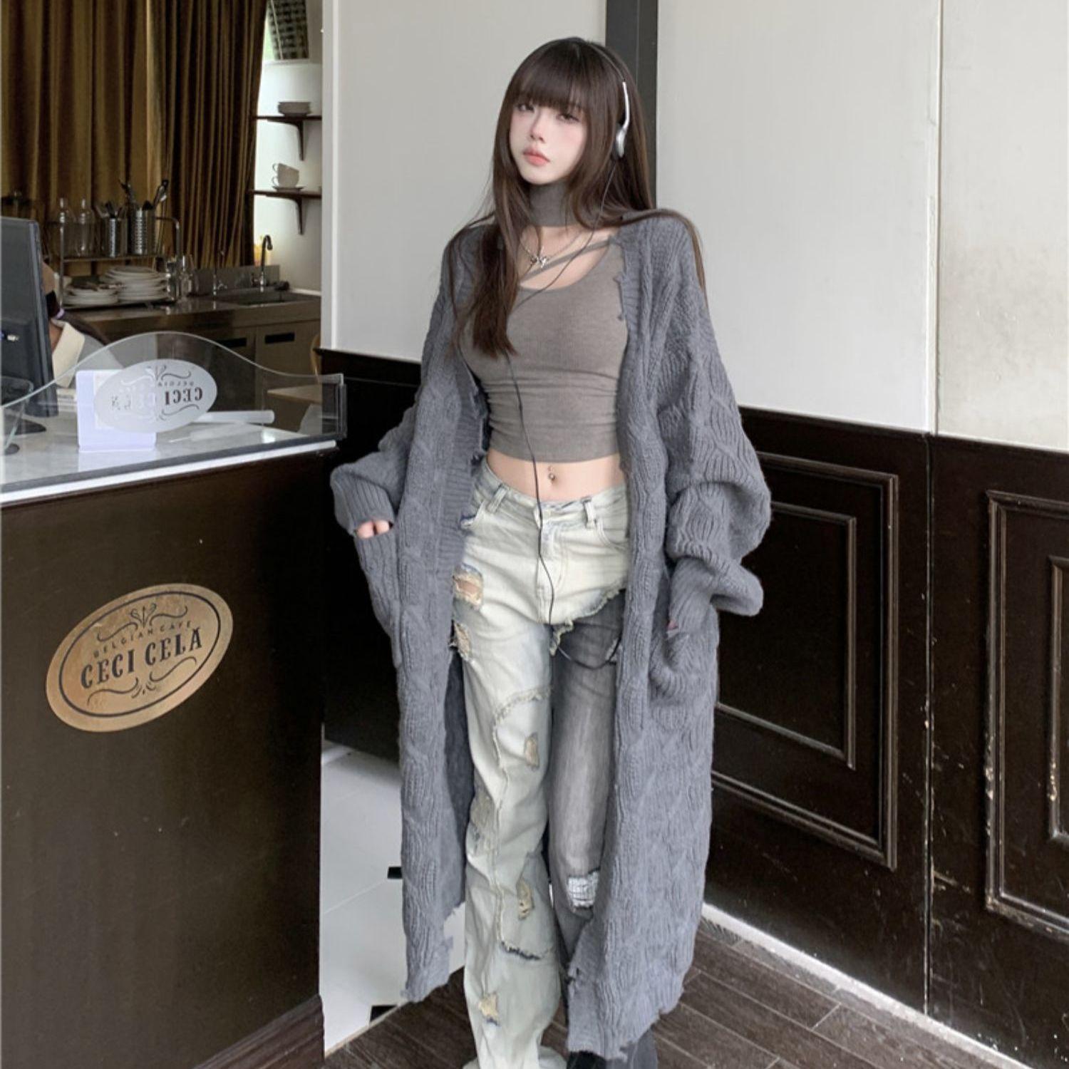 Gray turtleneck hollow long-sleeved sweater for women in spring and autumn hot girl slim short bottoming shirt design niche top