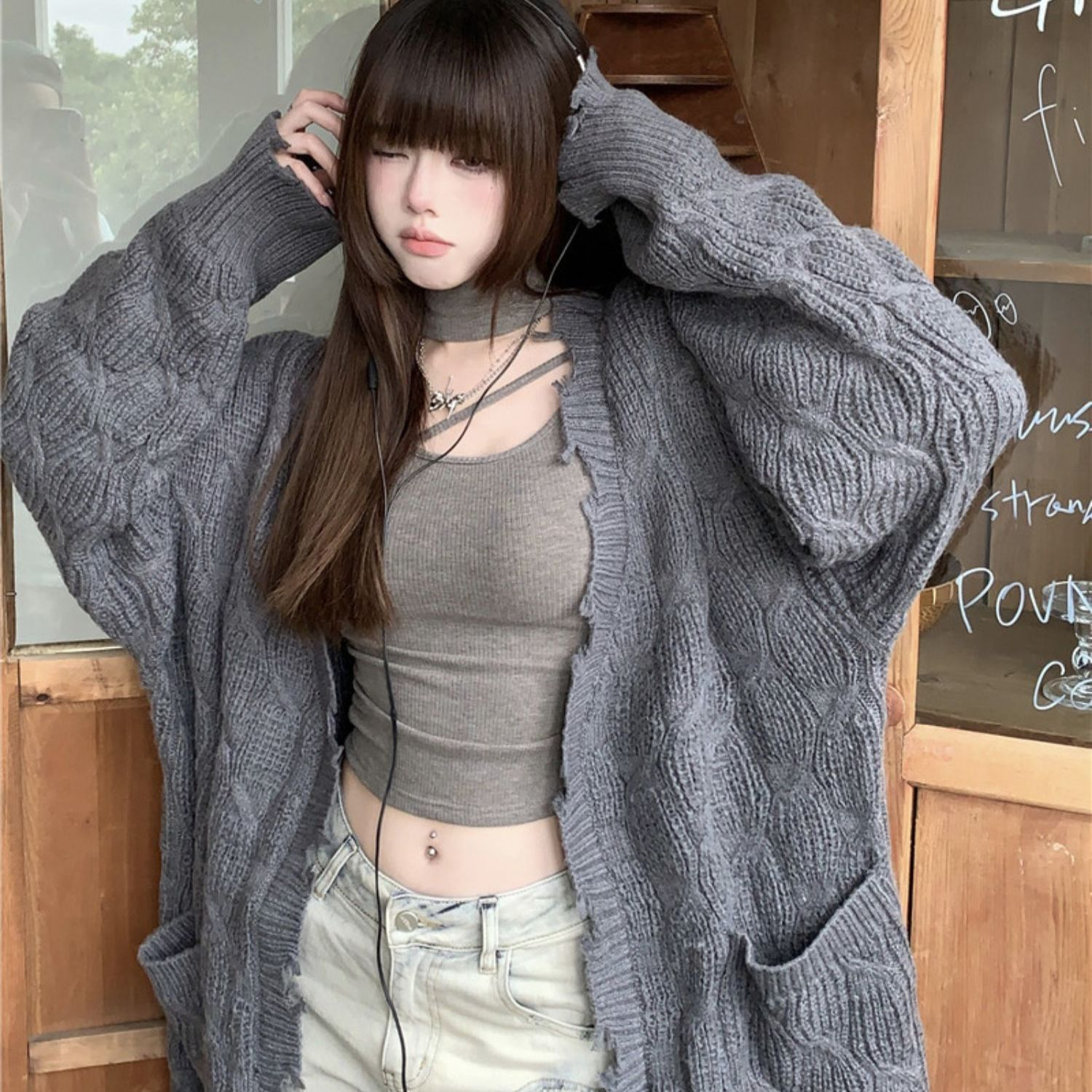 Gray turtleneck hollow long-sleeved sweater for women in spring and autumn hot girl slim short bottoming shirt design niche top