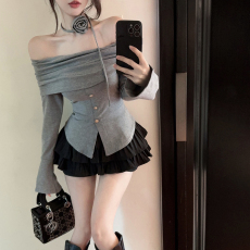 批发实拍实价 挂脖立体<b class='q'>花朵</b>一字肩修身喇叭袖小众设计感长袖T女秋冬