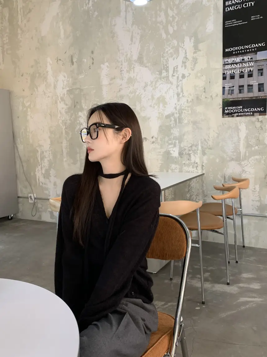 프렌치 스타일 V넥 니트 블라우스 상세 이미지 18
