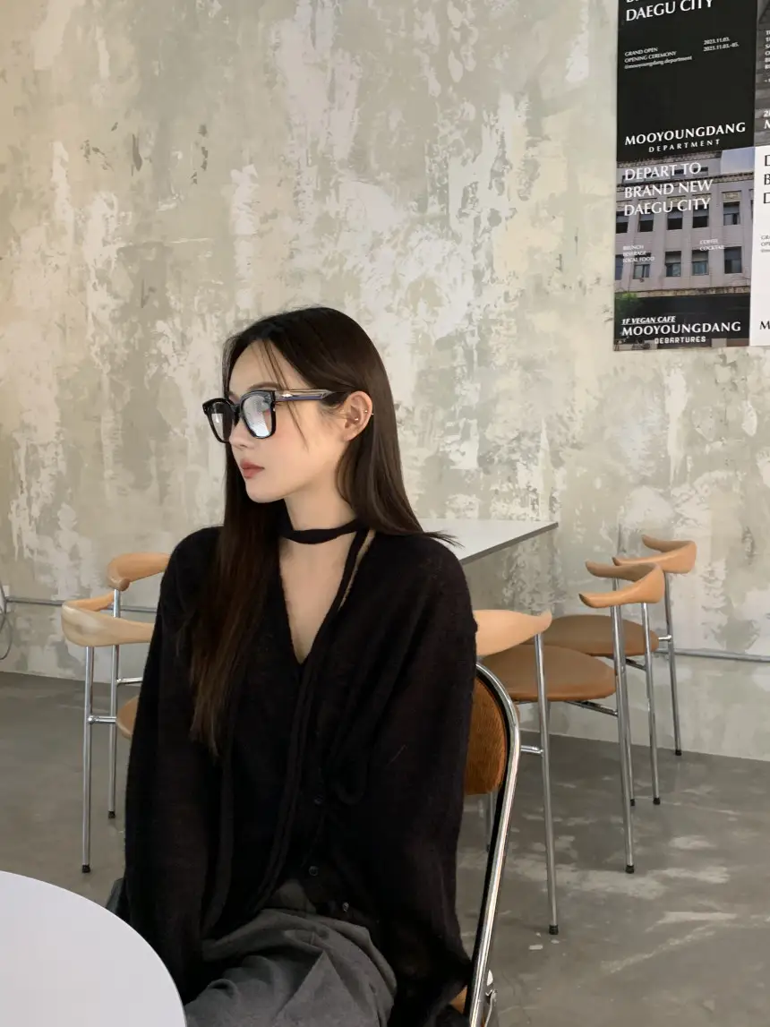 프렌치 스타일 V넥 니트 블라우스 상세 이미지 20