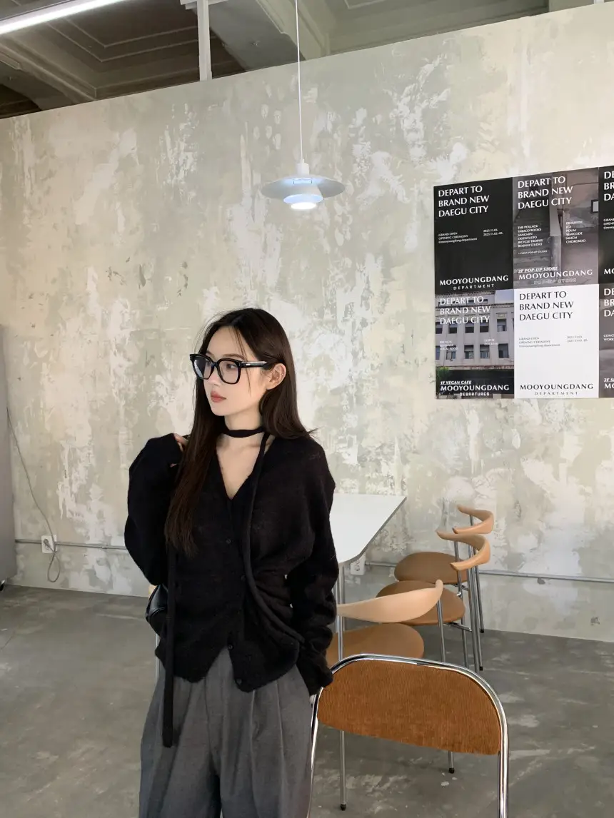 프렌치 스타일 V넥 니트 블라우스 상세 이미지 26