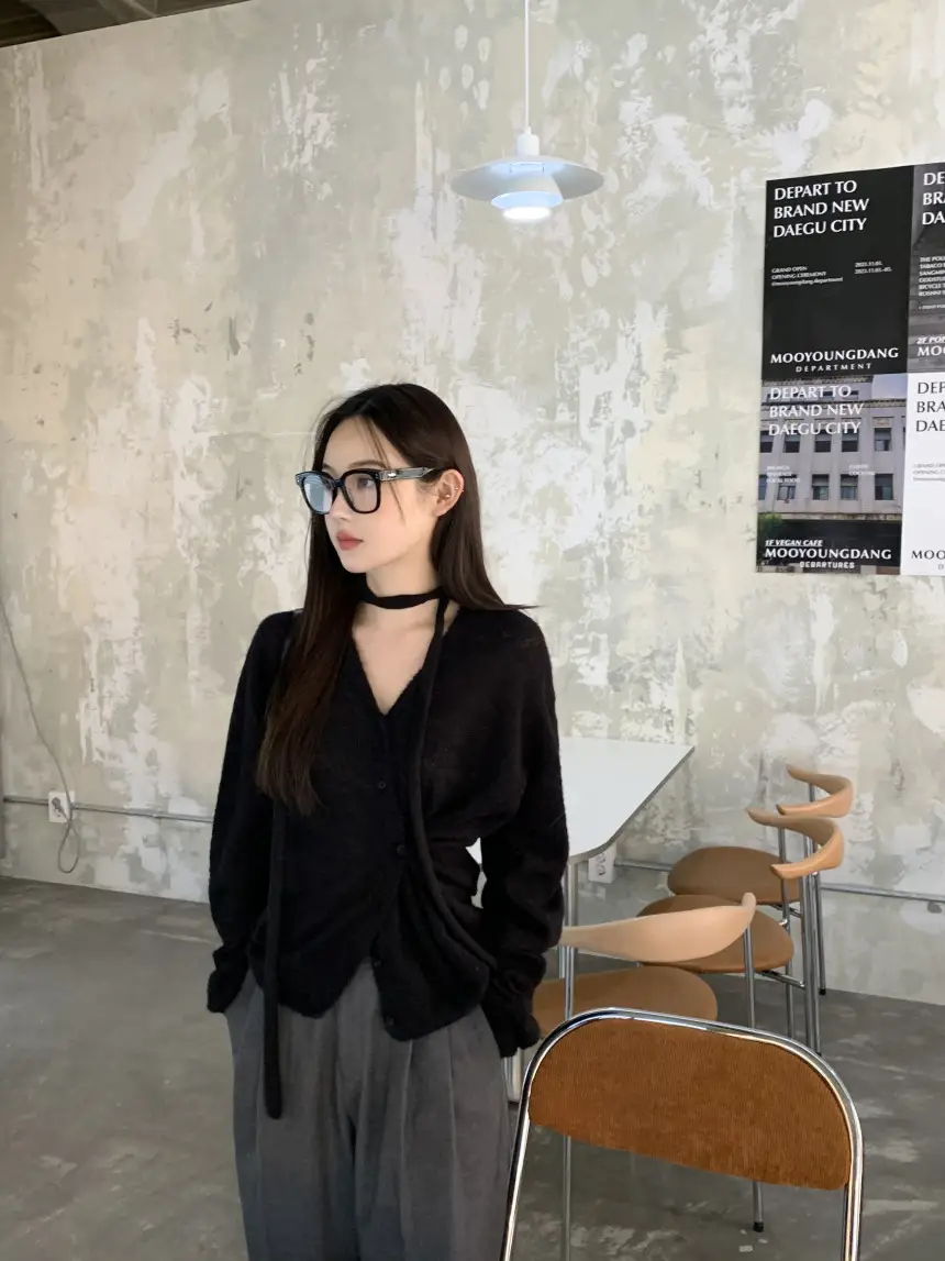 프렌치 스타일 V넥 니트 블라우스 상세 이미지 27