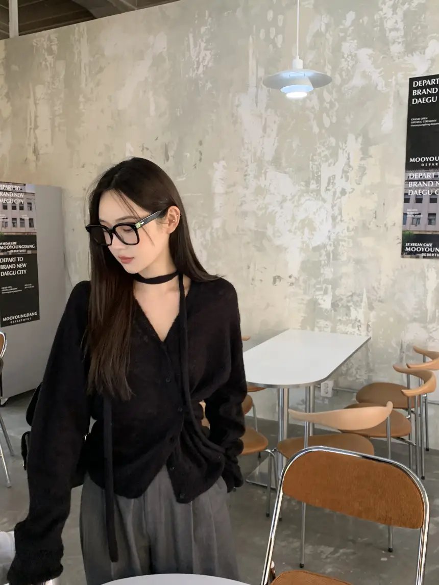 프렌치 스타일 V넥 니트 블라우스 상세 이미지 30