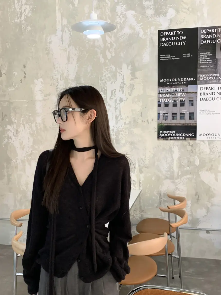 프렌치 스타일 V넥 니트 블라우스 상세 이미지 31