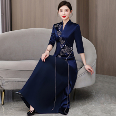 批发新款气质妈妈婚宴礼服2026<b class='q'>夏</b>季高级旗袍喜婆婆高贵日常可穿<b class='q'>连衣裙</b>