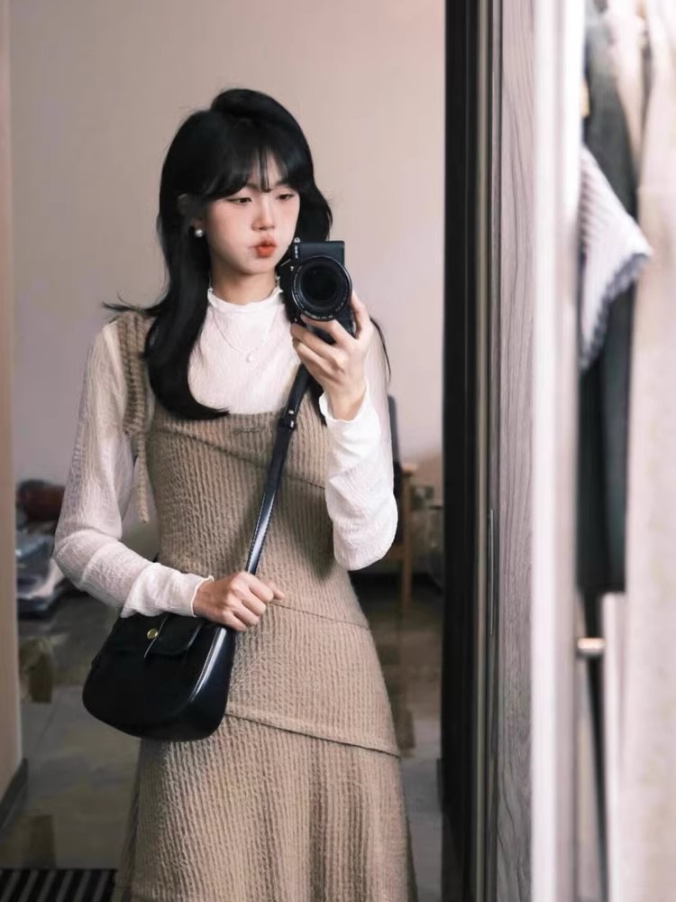 高級感法式吊帶連衣裙子女裝2024新款秋冬季穿搭一整套裝內搭長裙